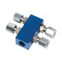 NOS 1-1/8” NPT in 4 out Distribution Block - Blue